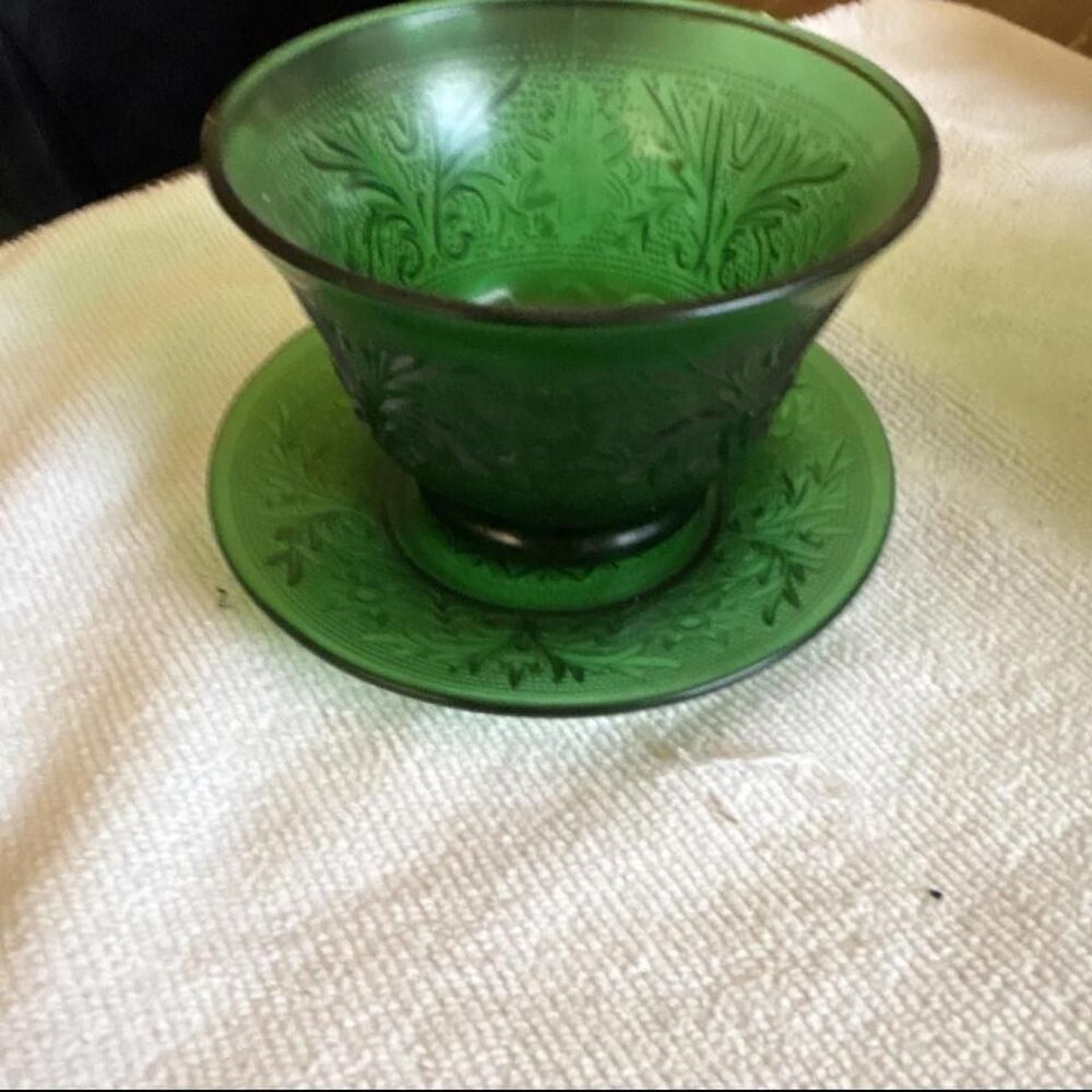 Unbranded Green Dinnerware